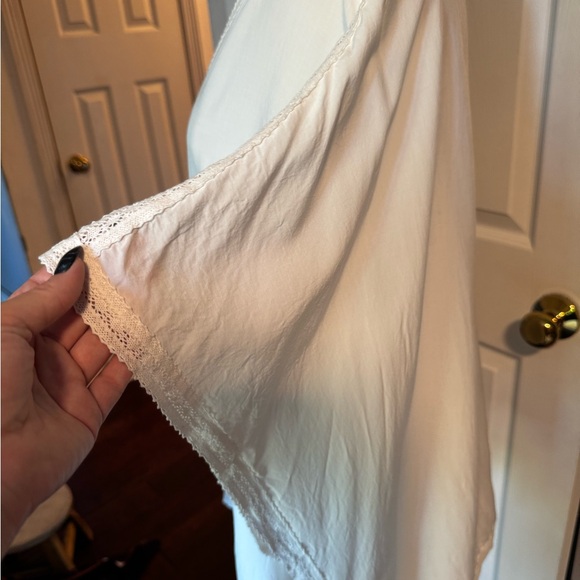 Elegant White Women's Tunic Top - Picture 3 of 10